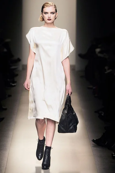 Look 3